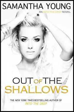 Samantha Young Out of the Shallows обложка книги