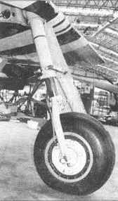 Левая стойка шасси вид изнутри Правая стойка шасси P51D Видна колесная - фото 175