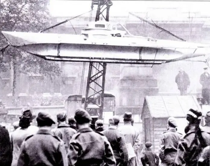 Сверхмалая подводная лодка Biber Лондон июнь 1945 г Сверхмалая подводная - фото 101