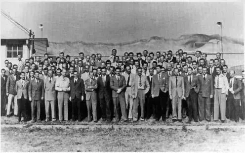 A new start Peenemündes core personnel is reassembled at White Sands New - фото 38