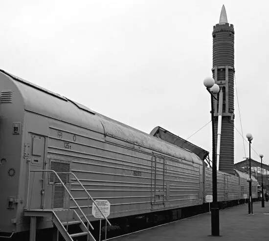 Боевой железнодорожный ракетный комплекс БЖРК 15П961 Молодец c - фото 38