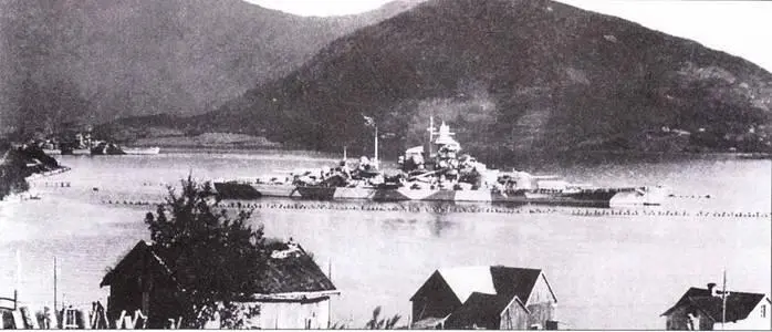 Линкор Tirpitz после завершения операции Roesselsprung Снимок сделан в заливе - фото 102