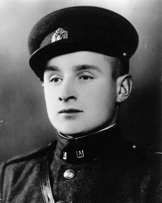 Лицо убийцы Петрас Зеленка в форме солдата литовской армии Примечания 1 - фото 46