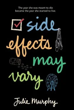 Julie Murphy Side Effects May Vary обложка книги