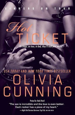 Olivia Cunning Hot Ticket обложка книги