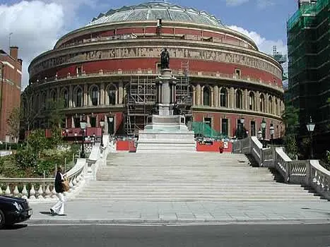 Royal Albert Hall View from Prince Consort Road Глава 5 ЛЮБИТЕЛИ И - фото 2