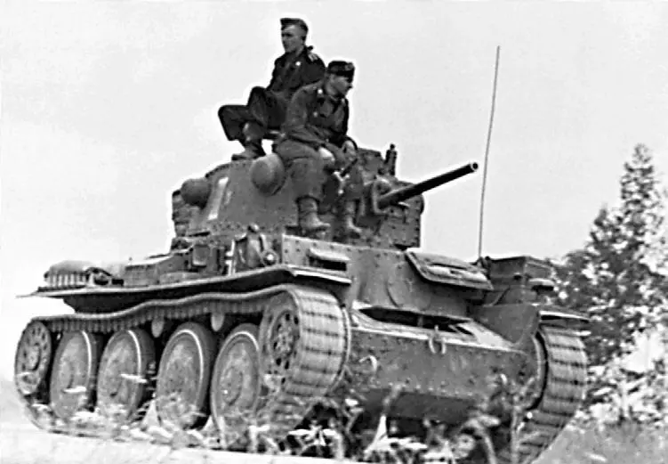 Немецкий легкий танк чехословацкого производства Pz38t Целью этой книги не - фото 11