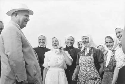 Khrushchev travels the Soviet Union on an agricultural tour drumming up - фото 61