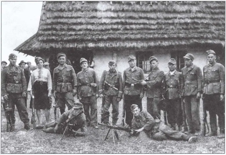 Подразделение украинских националистов Сентябрь 1944 г Как видим форма - фото 20