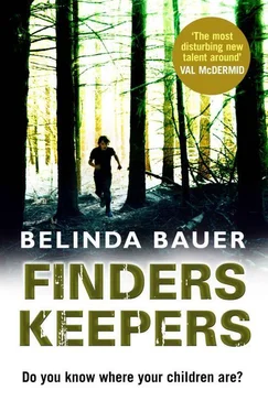 Belinda Bauer Finders Keepers