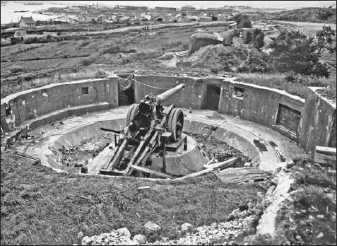 A good example of a kettle gun emplacement typical of the initial construction - фото 6
