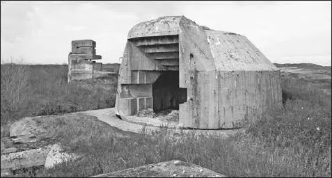 The most technologically advanced naval fortification on the Atlantic Wall was - фото 19