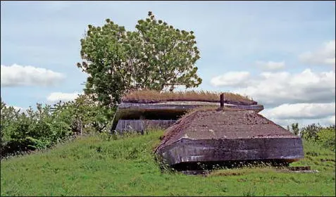 This M262 firecontrol bunker of MKB Vasouy of 9MAA266 was positioned on the - фото 33