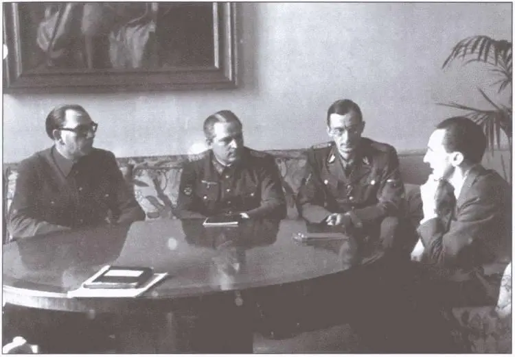 Встречал Власова с Й Геббельсом Генералы Ф Трухин Г Ашенбреннер и А - фото 18