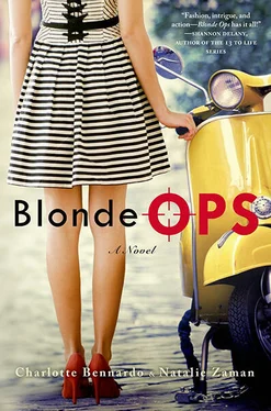 Charlotte Bennardo Blonde Ops A Novel обложка книги