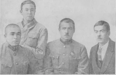Слева направо Михаил Владимир Леонид и Николай Говоровы 1926 год Однако - фото 4