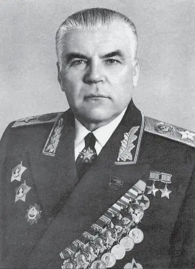 Малиновский Родион Яковлевич советский военачальник и государственный деятель - фото 35