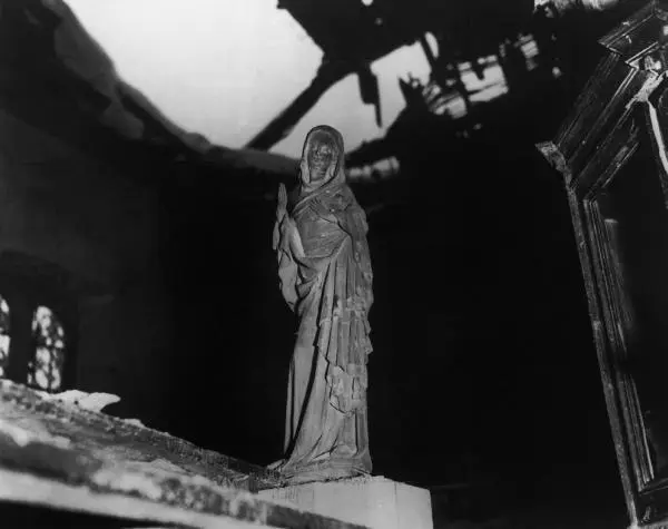 ЛаГлез Бельгия 1 февраля 1945 г В ходе Арденнского наступления церковь в - фото 31