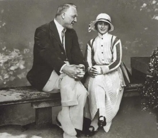 С Анной Павловой 1926 г Ф И Шаляпин с М Равелем и певицей Н П Кошиц - фото 73