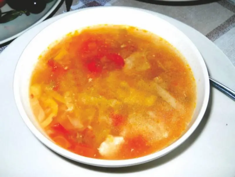 Овощной суп на мясном бульоне с картофелем капустой кабачками морковью - фото 1