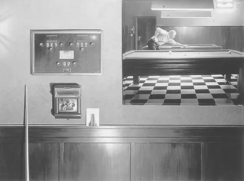 painter is embarking upon a game of chance in which one false move risks losing - фото 41
