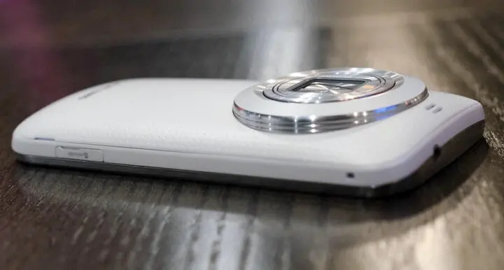 Смартфон Galaxy K Zoom остаётся довольно тонким несмотря на зумобъектив - фото 17