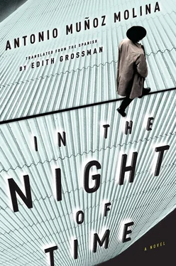 Antonio Molina In the Night of Time обложка книги