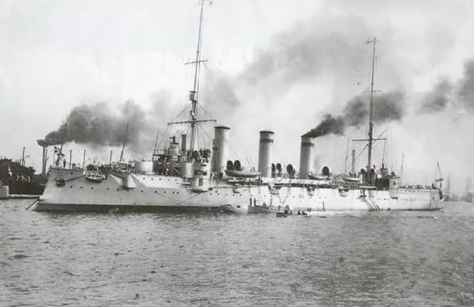 Крейсер Олег на Неве у Нового Адмиралтейства 25 апреля 1914 года Память - фото 50