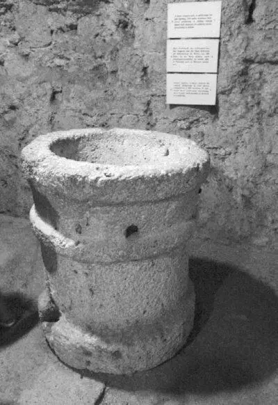 Рис 140 Мортира XVI века Изготовлена в виде большого кувшина - фото 40