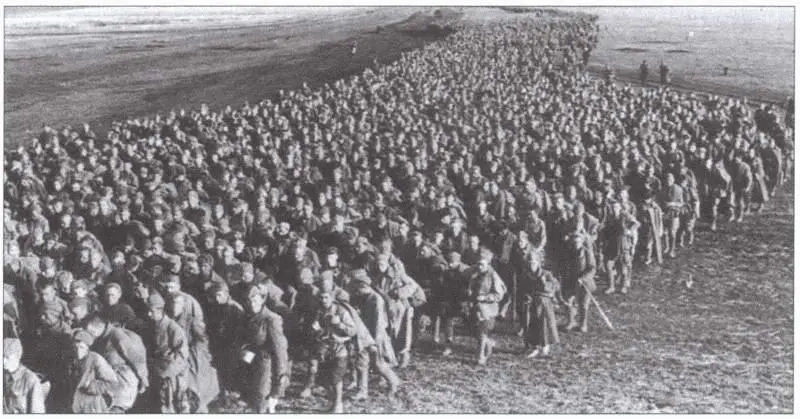 Советские военнопленные под Харьковом 1942 г Юрий Владимирович - фото 23