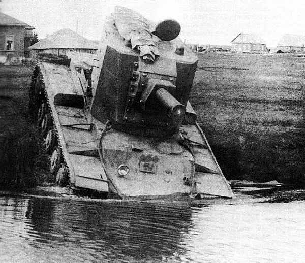 Танк КВ У1 на испытаниях Район Ленинграда июнь 1940 года Машина преодолевает - фото 29