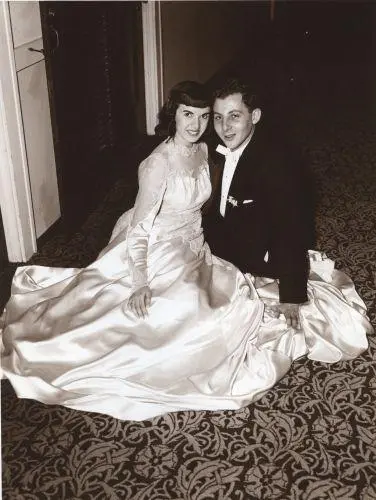 Stanley and Joan on their wedding day in 1953 The county clerk who signed - фото 14