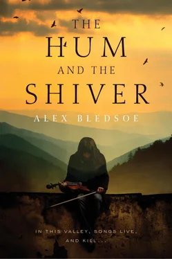 Alex Bledsoe The Hum and the Shiver обложка книги