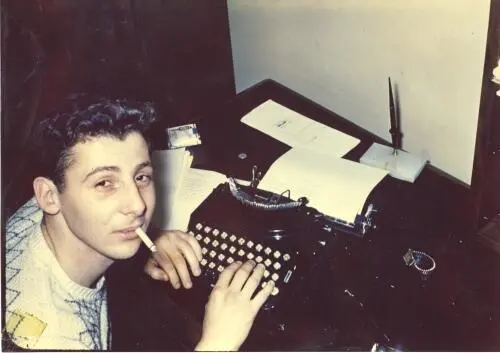 Elkin at a typewriter during college Throughout his time as an undergraduate - фото 4