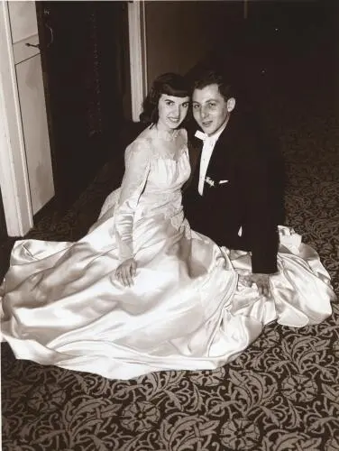 Stanley and Joan on their wedding day in 1953 The county clerk who signed - фото 5
