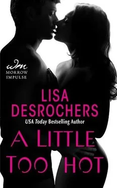 Lisa Desrochers A Little Too Hot обложка книги