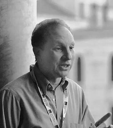 Американский астроном Алан Дресслер назвавший таинственный поглощающий все и - фото 16