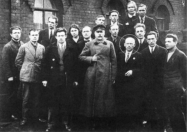 Начальник СКБ2 в 19341937 годах главный конструктор Т28 Олимпий - фото 9