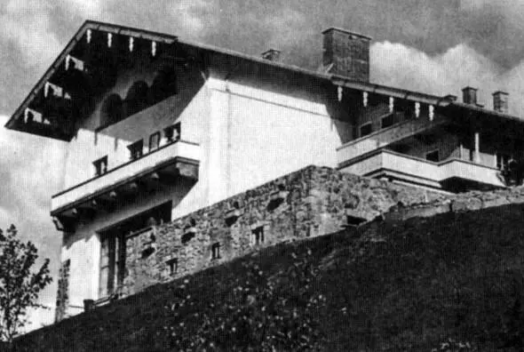 Эти снимки были сделаны Евой и подписаны 1936 новый Бергхоф На первой - фото 26