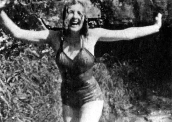 Когда Гитлера не было рядом Ева скучала Она постоянно искала возможности - фото 36