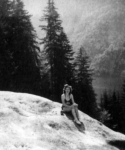 Ева дитя природы Судя по ее длинным свободно лежащим волосам фотография - фото 61