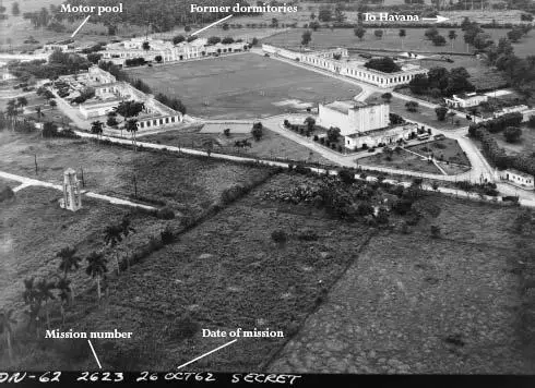 Previously unpublished US reconnaissance photograph of Soviet military - фото 38