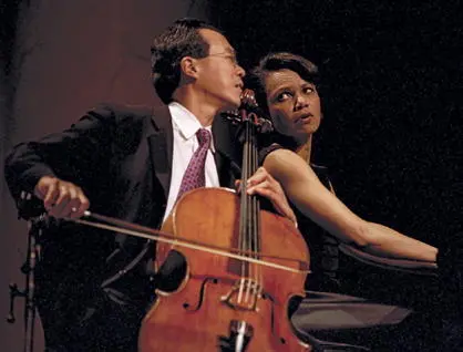 I had the great honor of playing Brahms with YoYo Ma in April 2002 George W - фото 76