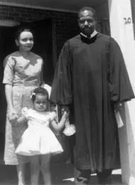 I spent the first three years of my life living with my parents in a small - фото 16