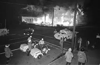 While the civil rights movement is remembered for nonviolent civil - фото 26