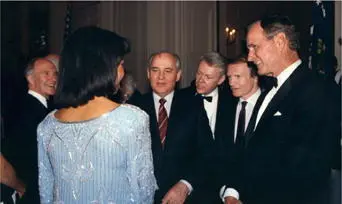 Here I am greeting Soviet leader Mikhail Gorbachev during the 1990 Washington - фото 43