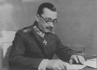 Mannerheim at work at headquarters at Mikkeli eightyfive miles northwest of - фото 4