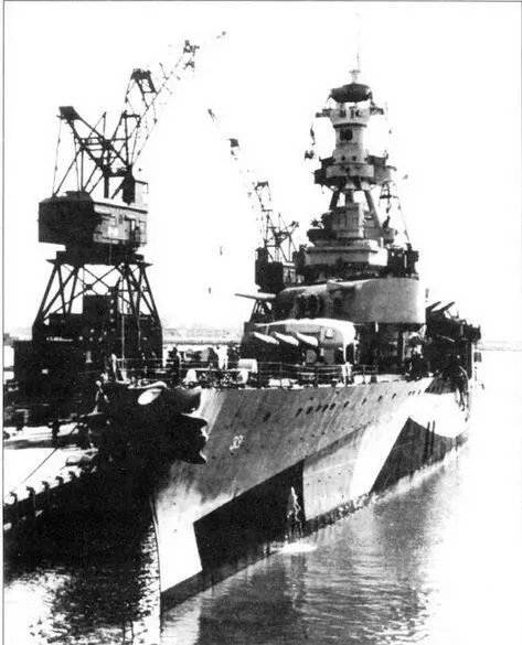 Во время ремонта в марте 1944 г на башне 1 главного калибра крейсера - фото 78