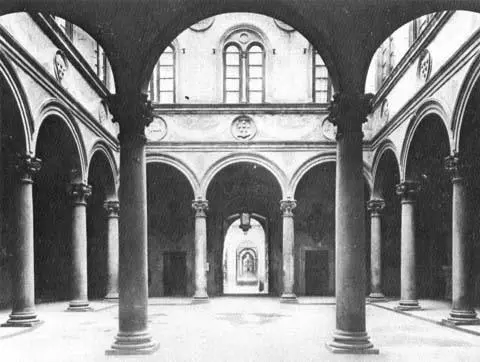 10 The courtyard of the Medici Palace was designed by MichelozzoMichelozzi It - фото 12