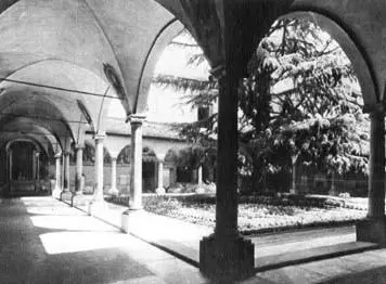 14 The cloister of San Marco Michelozzo was commissioned to rebuild this - фото 16